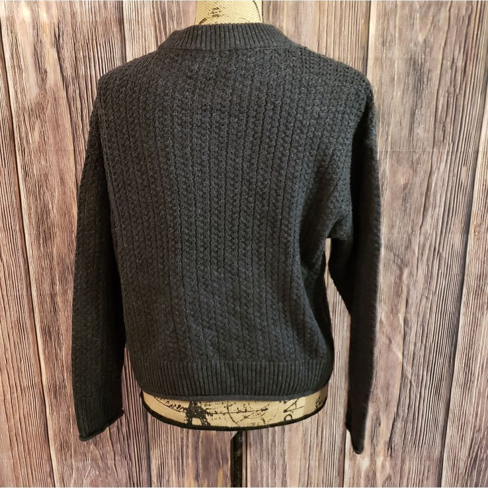 Universal Thread Sweater - Picture 3 of 11